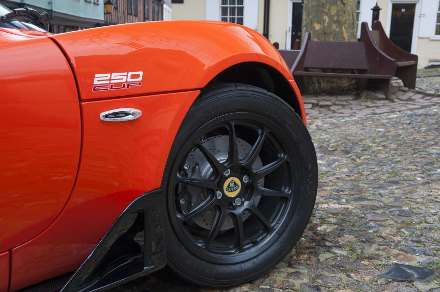 Колеса Lotus Elise Cup 250 2016 года  (WW) (фото 9 из 14)
